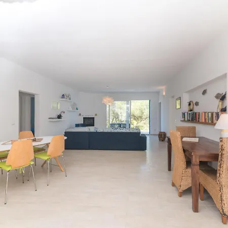 度假居 Contraruia By Interhome *