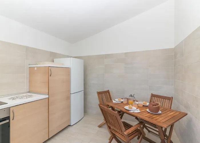 Contraruia By Interhome